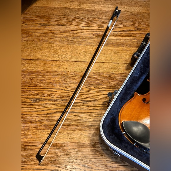 Samuel Eastman VL100 4/4 orchestra violin with hard case bow rosin etc. - Picture 5 of 15